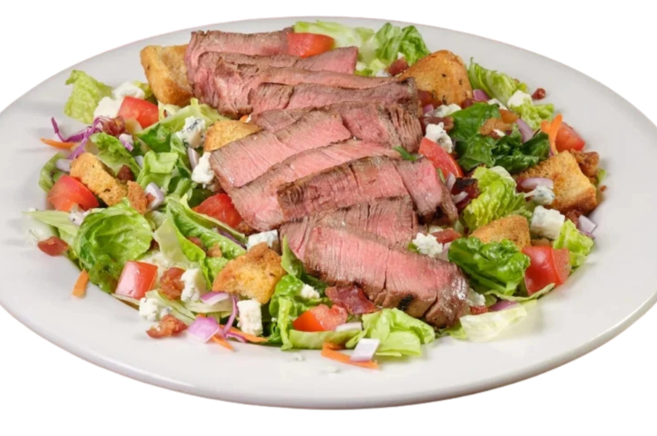 Texas Roadhouse Steakhouse Filet Salad Price, Size & Calories 2025 1 Untitled design 54
